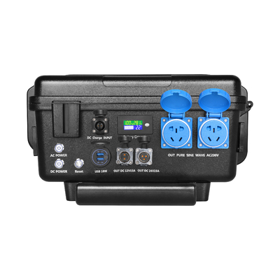 Charge de la centrale électrique portative au lithium avec la batterie Lifepo4 110v 220v 2500w